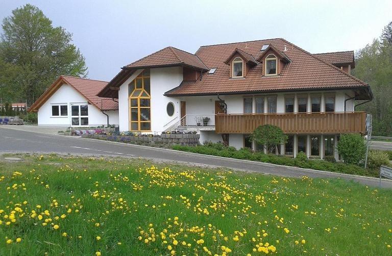 Dzt-Schwarzwaldhotel Garni Unterkirnach ภายนอก รูปภาพ
